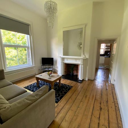Lovely 2 Bedroom Flat Wifi Close To The Beach Bournemouth Kültér fotó