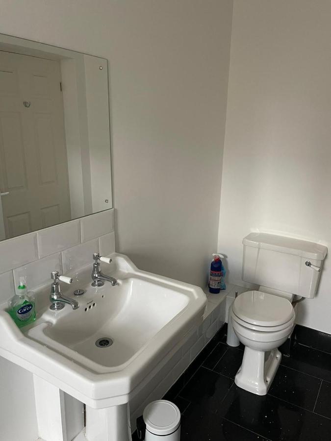 Lovely 2 Bedroom Flat Wifi Close To The Beach Bournemouth Kültér fotó