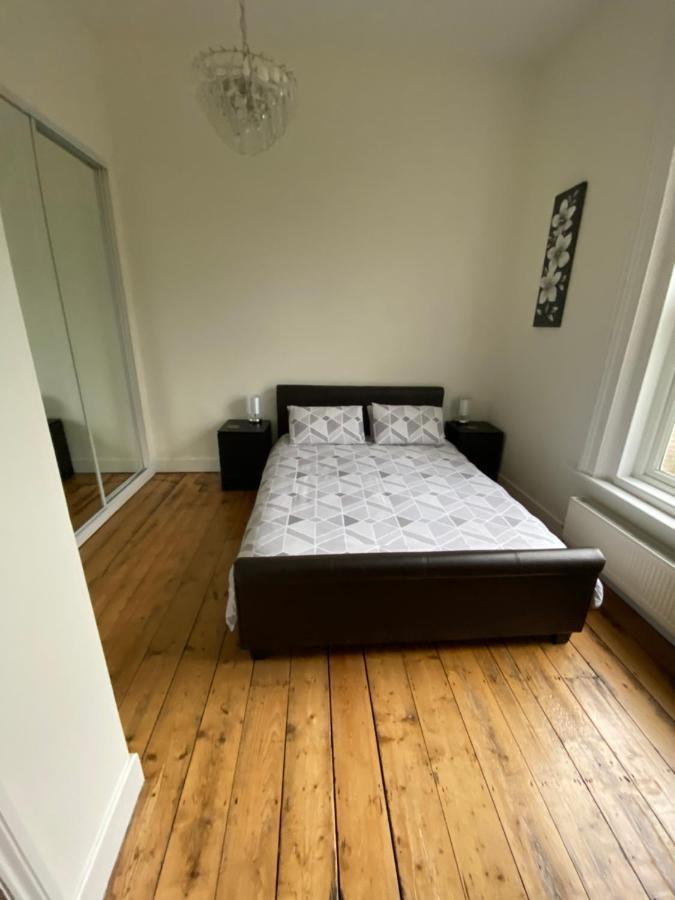 Lovely 2 Bedroom Flat Wifi Close To The Beach Bournemouth Kültér fotó