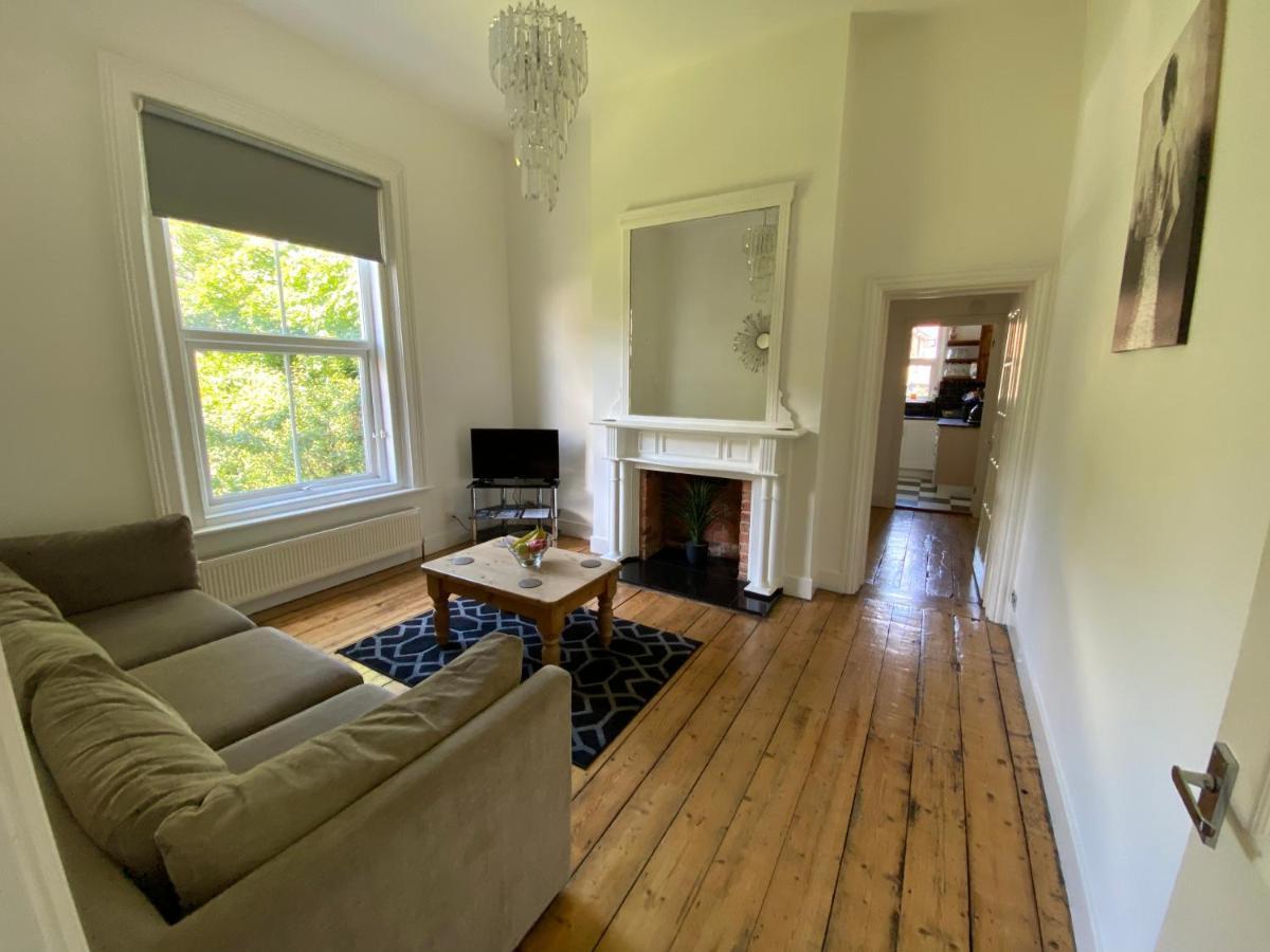 Lovely 2 Bedroom Flat Wifi Close To The Beach Bournemouth Kültér fotó